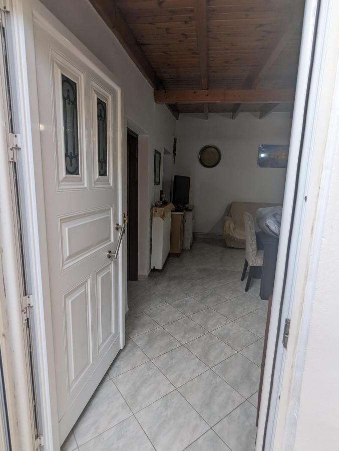 Λευτέρης Villa Isthmia Exterior photo