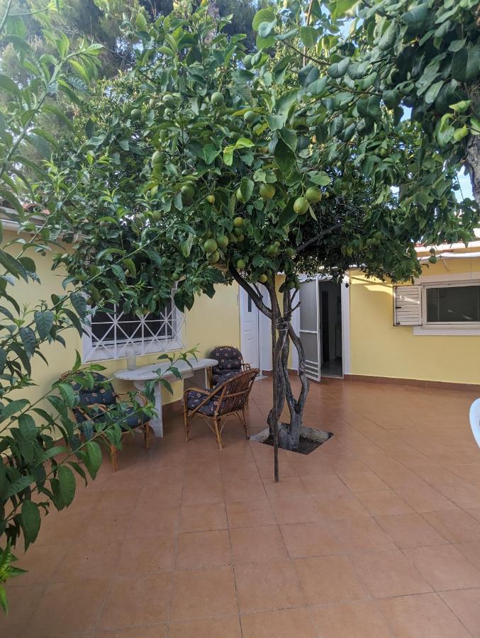Λευτέρης Villa Isthmia Exterior photo