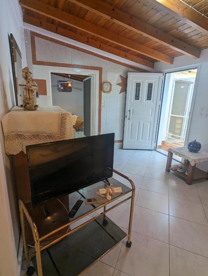 Λευτέρης Villa Isthmia Exterior photo